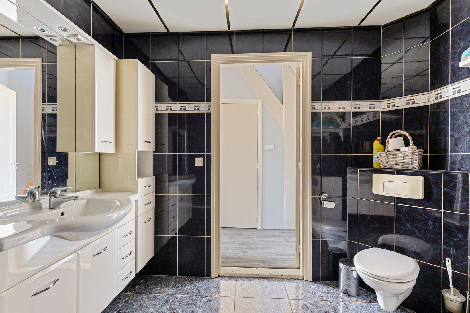 Tussenwoning te koop: Leeuwstraat 11, Uithuizen