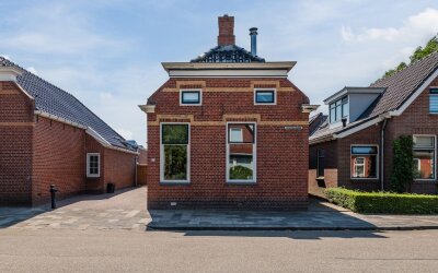 Bovenhuizen 25