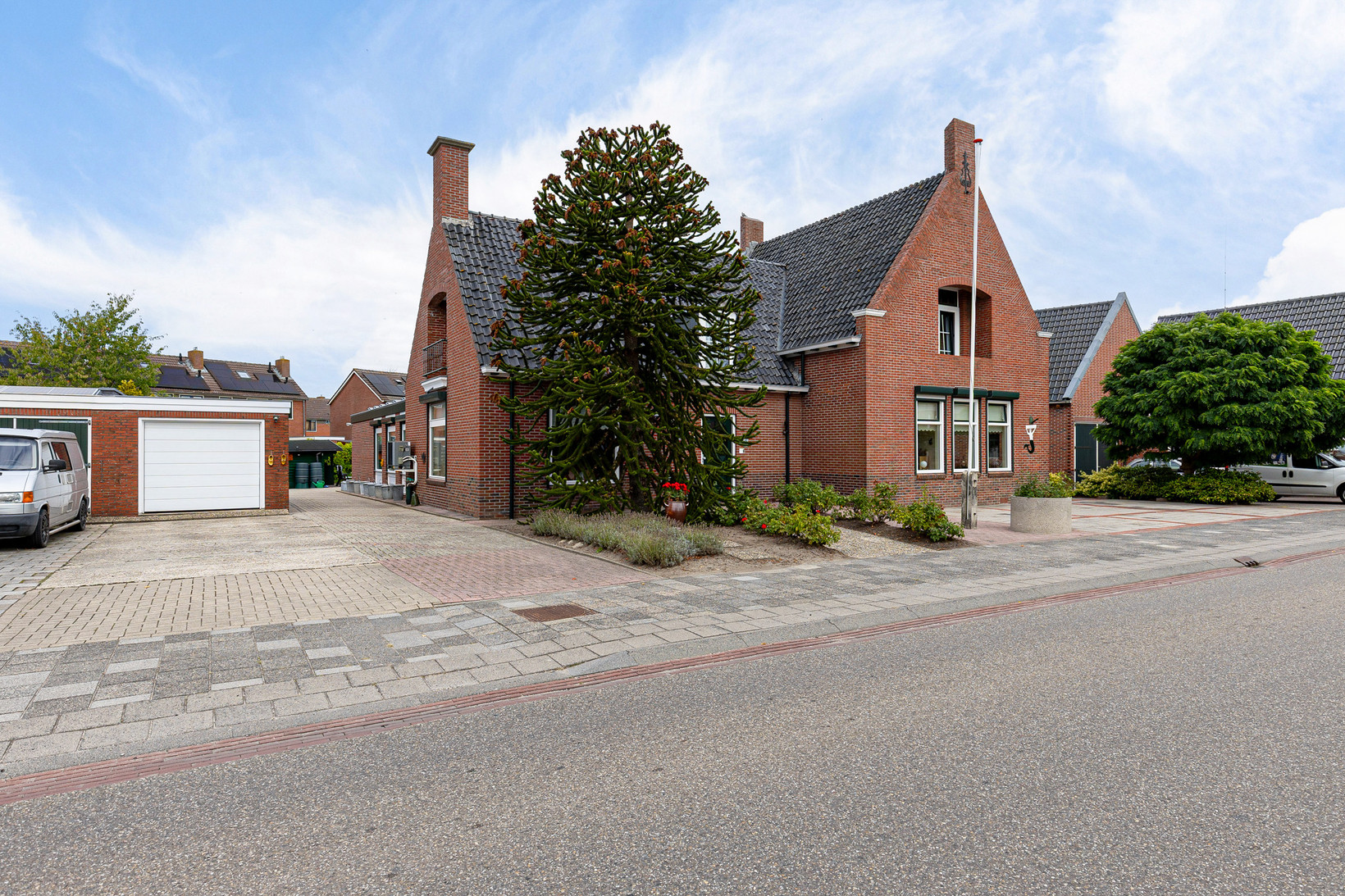 Vrijstaande woning te koop: Hoofdstraat 139, Uithuizermeeden
