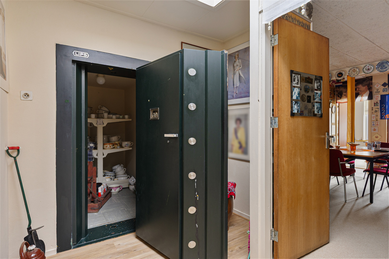 Vrijstaande woning te koop: Hoofdstraat 139, Uithuizermeeden