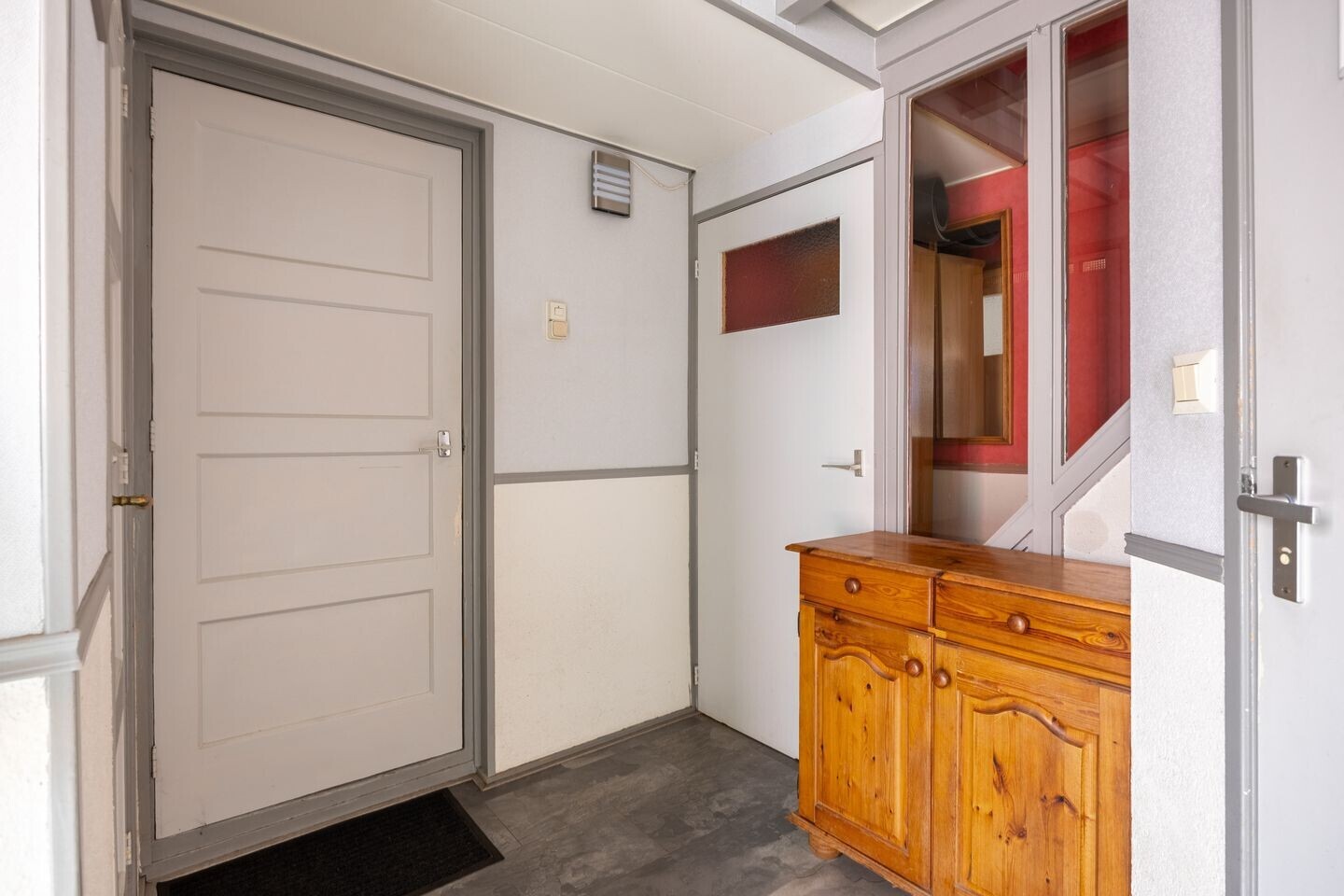 Twee-onder-één-kap te koop: Redger van Bolhuisstraat 14, Warffum