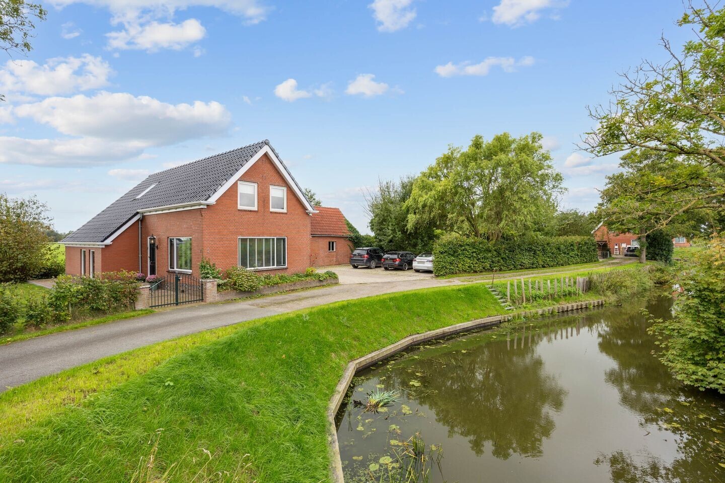 Vrijstaande woning te koop: tolweg 2, Westerwijtwerd
